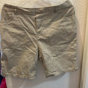FINAL MARKDOWN French toast uniform shorts 18 1/2 plus